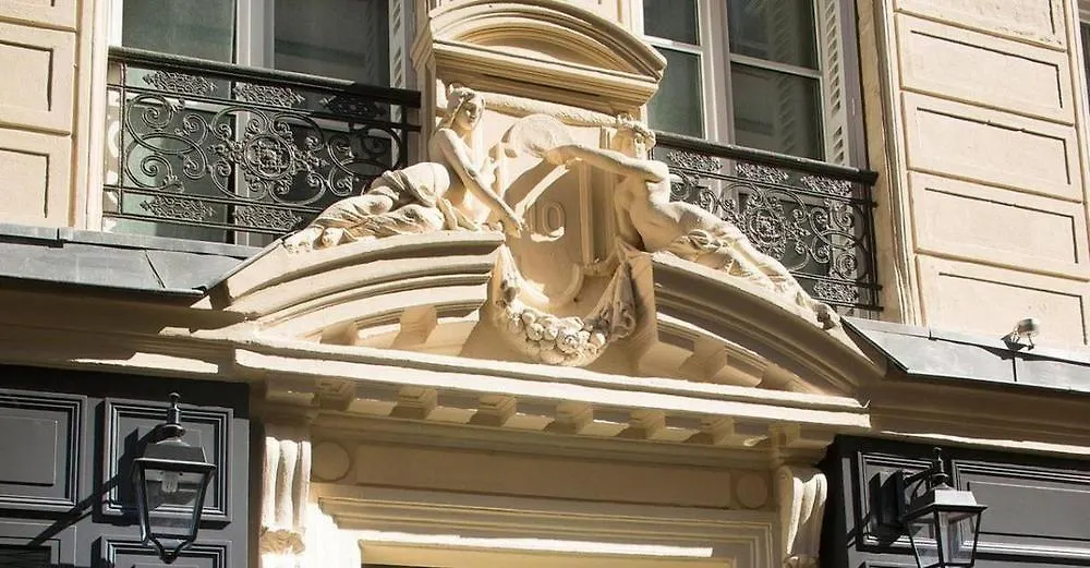Otel Les Plumes Paris