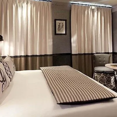 Otel Les Plumes 4*