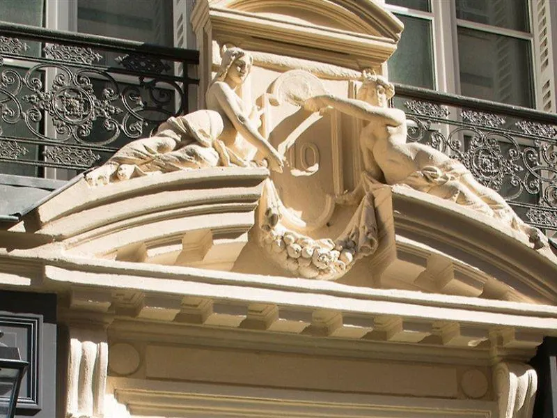 Les Plumes 4* París